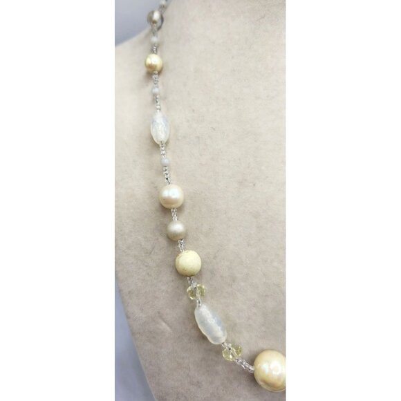 White, Cream, Clear Beads Different Sizes - Necklace Vintage 1960's - Picture 3 of 3
